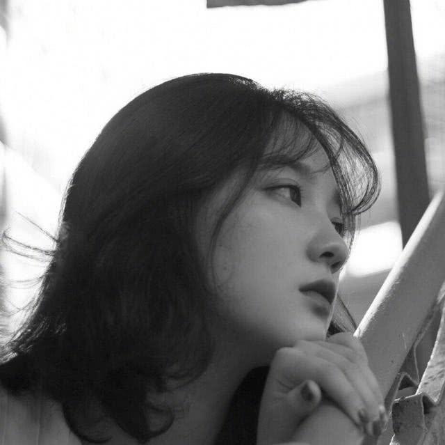 最新潮流前線，展現(xiàn)獨特個性的時尚風采！