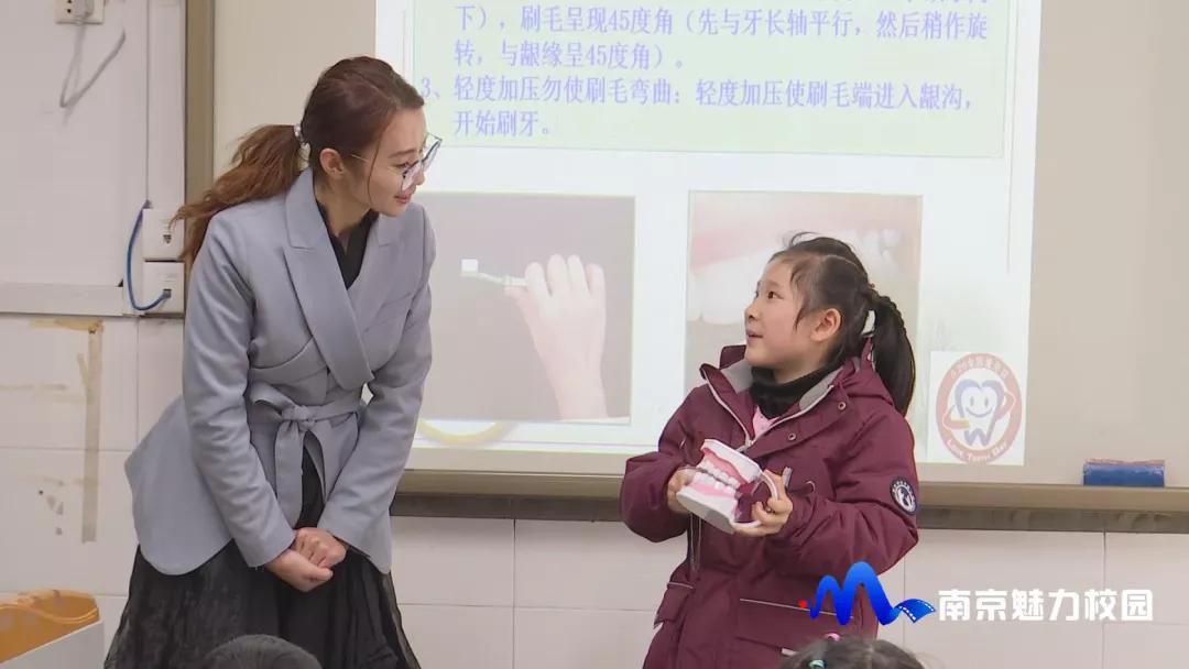 幸福一百公司最新動態(tài)，家的溫馨與友情的綻放同步展現(xiàn)