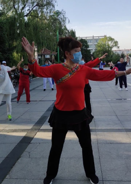 最新廣場舞火了，美了美了舞動(dòng)風(fēng)采