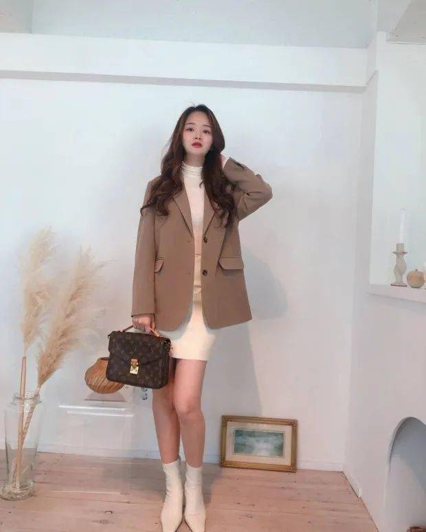 韓國新晉女主播作品探秘與欣賞，領略精彩瞬間