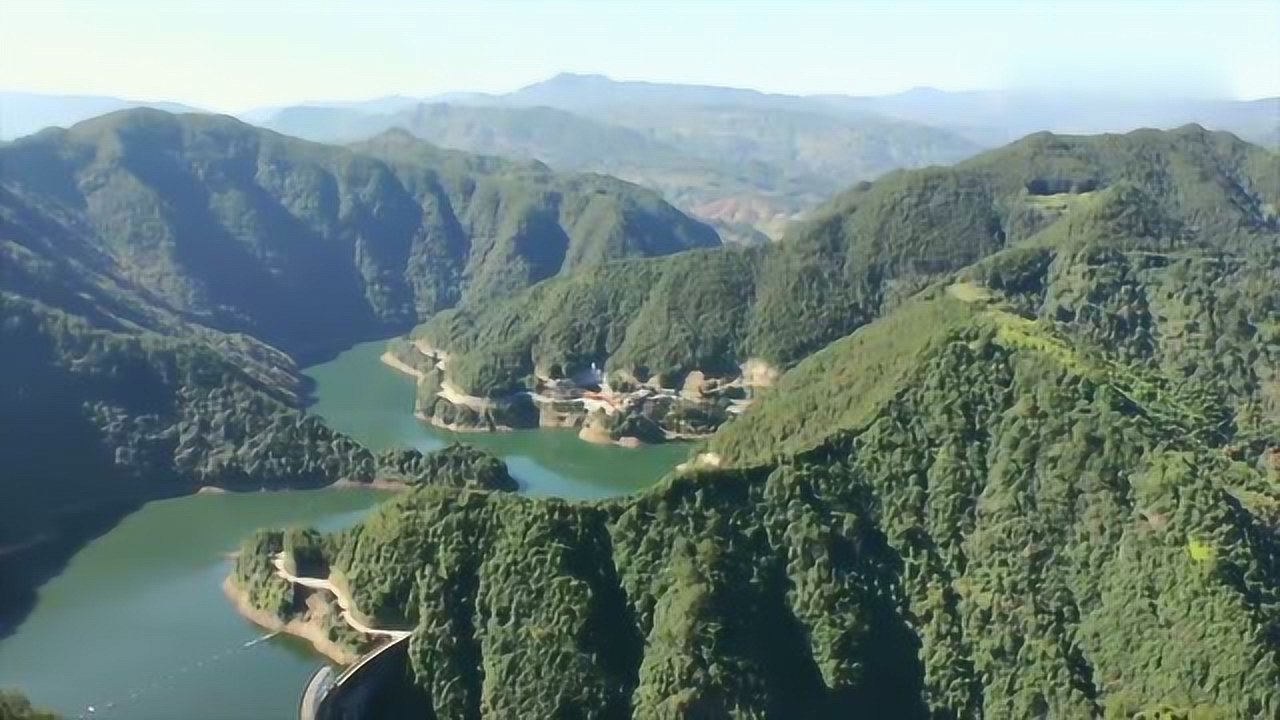 風(fēng)水大師揭秘，墳地選址奧秘與大自然美景的邂逅之旅