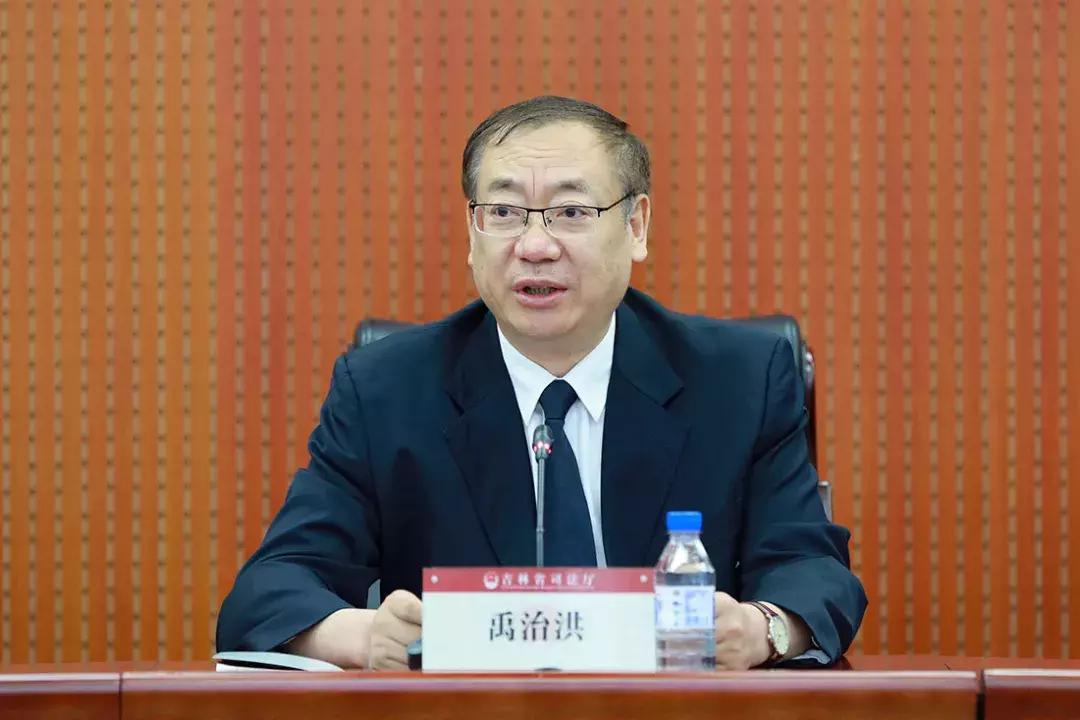 最新視頻廳，友情放映與家的溫馨時(shí)光
