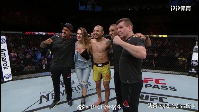 最新WWE格斗之夜，小巷熱血戰(zhàn)場與特色小店的探索之旅