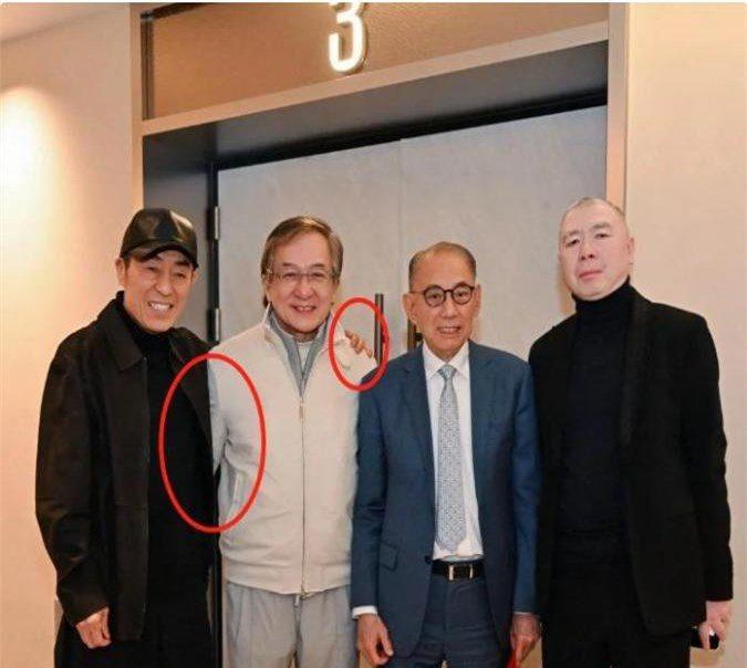 成龍最新動態(tài)揭秘，小巷深處的驚喜探索之旅（2025年）