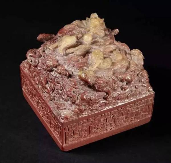 時代之光下的璀璨明珠，最新款寶雕亮相！